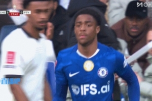 寄予厚望！7-0血洗维尔港，切尔西17岁小将麦昆迎一线队首秀