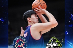 唐才育关键三分准绝杀，香港金牛主场战胜江西2-0夺得赛点