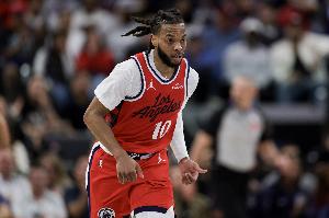 场上表现很难评！加兰14中7拿到17分4板6助1断