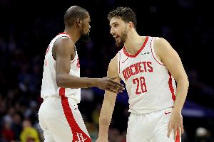 紧追不舍！火箭六连胜暂居西部第五 距离掘金仅1个胜场差