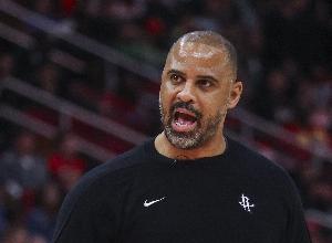 乌度卡：最后三四分钟的战术执行还得加强 但我很满意最后一攻