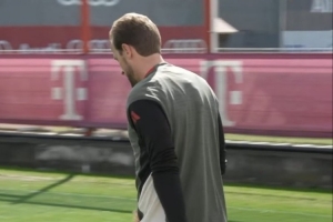 预计能够出战皇马！拜仁赛前最后一堂训练课，凯恩现身参与