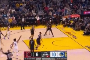 连珠炮！桑托斯外线开火独中2记三分 率队打停火箭