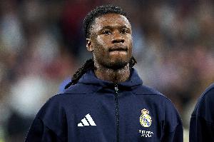 标价8000万！记者：卡马文加经纪公司与红军枪手联系，皇马愿放人