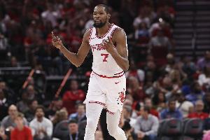 KD：本场是很好的检验 我们本来控制着比赛 然后他们派上了库里