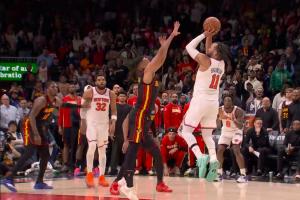 太硬了太硬了！布伦森关键时刻单打CJ中投杀人！末节独砍15分！