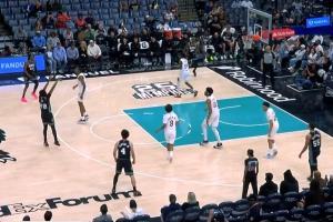 巴尔空位三分命中！灰熊全队命中29记三分 追平NBA历史纪录！