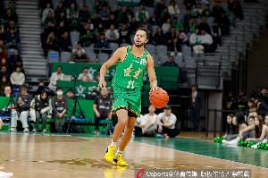 手热得发烫！辽宁外援哈维打满首节6中5&4记三分砍下14分1板