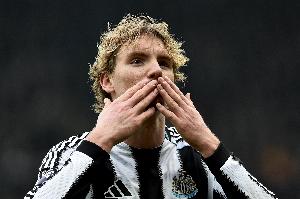 图片报：多特锋线引援优先考虑阿斯拉尼，同时也在关注沃尔特马德