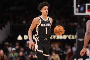 攻坚能力有待提升！杰伦·约翰逊砍21+11+5 末节3分&关键空篮不进