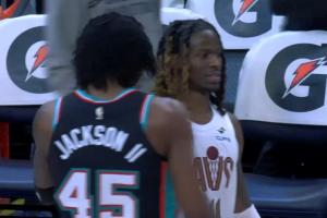 非常讲武德！灰熊连犯两规都无缘破纪录 最后7.7秒直接放弃了！