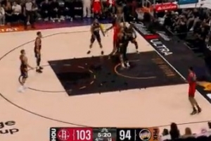 一道闪电划过！阿门中路突刺 腾空暴起隔扣伊戈达罗