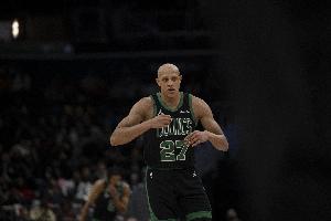 值得信赖！塔图姆：沃尔什今天的防守提升了球队的士气