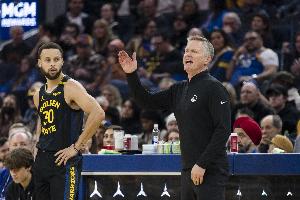 附加赛在即！科尔：健康排在首位 保持比赛节奏的话只能顺其自然