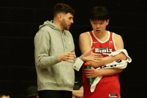 拓记：球队连续两年选中锋 克林根没有不爽 他和杨瀚森关系很好