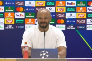 诺伊尔是史一门？孔帕尼：40岁还很年轻 虽然赢球但全队都很冷静