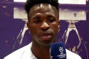 被批评跑动不积极！维尼修斯：我和姆巴佩会为皇马竭尽全力