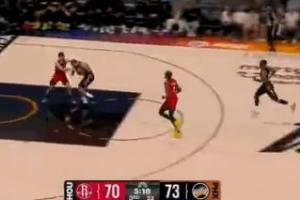 动作有点大！谢泼德拉拽狄龙被吹一级恶犯 太阳获得两罚一掷