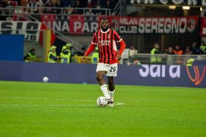 意媒：福法纳成为多家俱乐部引援目标，米兰可能将其出售筹措资金