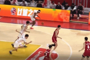 媒体人：卢鹏羽过于耿直 吃暗亏直接当着裁判公开报复注定要挨罚