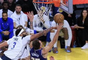 浓眉：我必须场均50+ 若我只有24+14侠蜜会觉得东契奇能拿更多