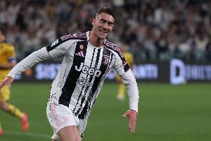 隆戈：尤文考虑为弗拉霍维奇提供2年合同，年薪500万欧+奖金