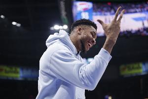 Skip：雄鹿仅5年就从总冠军变成最混乱球队 解雇布登后一路下滑