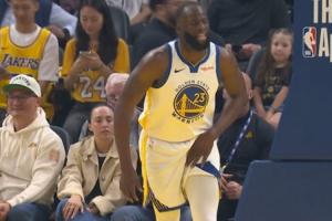 詹姆斯突破途中疑似顶到了“小追梦”！追梦捂裆有些不适