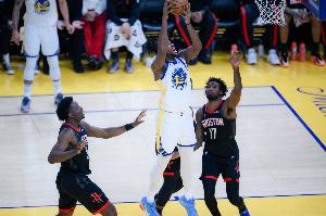 贝西谈再砍两双：我告诉队医可以带伤出战 努力抓住每一次机会