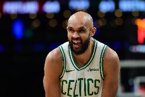 卧底啊你！德里克·怀特10中2&三分6中0仅拿8分3板1助1断