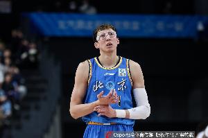 京媒：北控还是攻防两端老问题 北京的整体磨合轮转日趋稳定