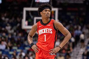 全能锋线！阿门14中7得19分5板4助3断 5失误是瑕疵