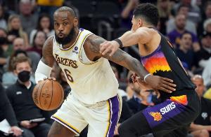 能否守住第四？ESPN明日胜率预测：湖人52.5%稍占上风 太阳47.4%