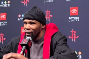 杜兰特谈最老单赛季2000分：我只是打的比赛最多 老詹没有吗？