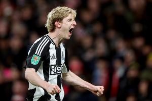 记者：拜仁接触25岁边锋戈登，后者因奥利塞成功案例也愿考虑加盟