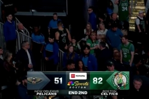 追逐一下全场纪录？绿军半场三分30中17平队史半场三分纪录