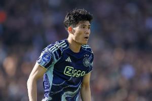 仅签半年！荷媒：27岁富安健洋今夏将离队，阿贾克斯无意承担高薪