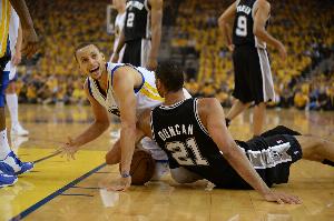 超越传奇！库里生涯总分突破26500 超越邓肯升至历史第19