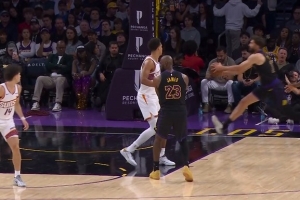 烧得没边！詹姆斯连送不看人妙传 助范德比尔特&克莱伯轻松吃饼