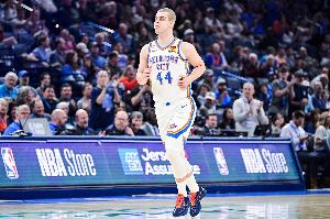 戴格诺特：托皮奇表现很出色 他的失误多是因为还在适应比赛