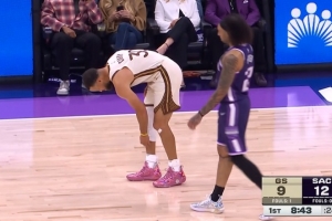 虚惊一场！库里有点崴脚 好在是调整后能继续打