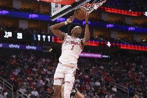 心疼篮筐！阿门反击快下接球再次扣进 本场超多扣篮