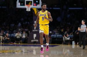 布朗尼：那些本该命中却投丢的球 我始终相信我的努力 会坚持去投