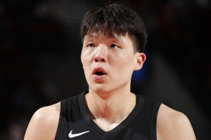 徐静雨：杨瀚森新秀季有点拉 休赛期得练 别总玩 一旦荒废就凉了