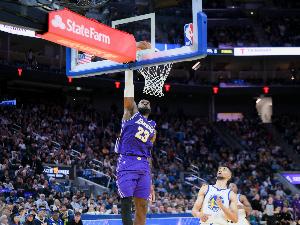 加内特：詹姆斯该火力全开去拿50分 季后赛即使输也要站着死