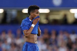 本赛季切尔西球员因不满判罚共被出示15张黄牌，位居英超之首