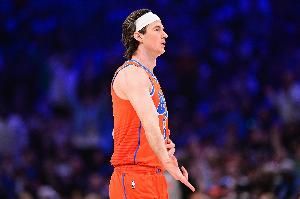 能投篮能防守！卡尔森20中10&三分10中5砍26分10板2断5帽