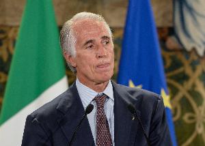 记者：意甲今日开会可能支持马拉戈出任足协主席，洛蒂托等人反对