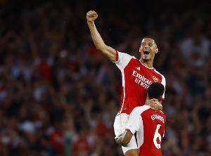 加布：小时候踢前锋进了很多球 萨利巴是我兄弟我们必须理解