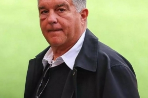 每体：拉波尔塔右眼明显肿胀，可能得了麦粒肿